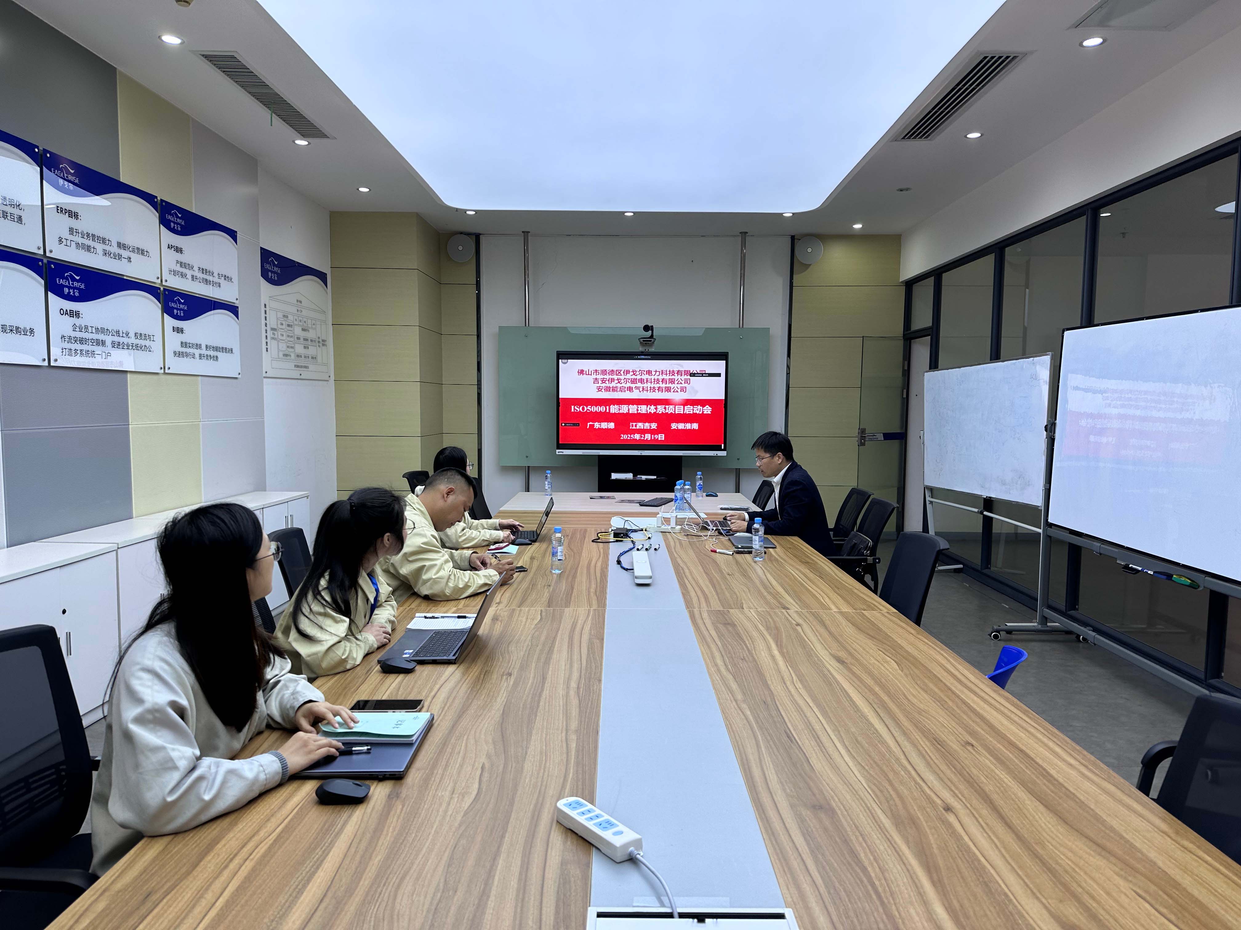 强乱强乱中文字幕